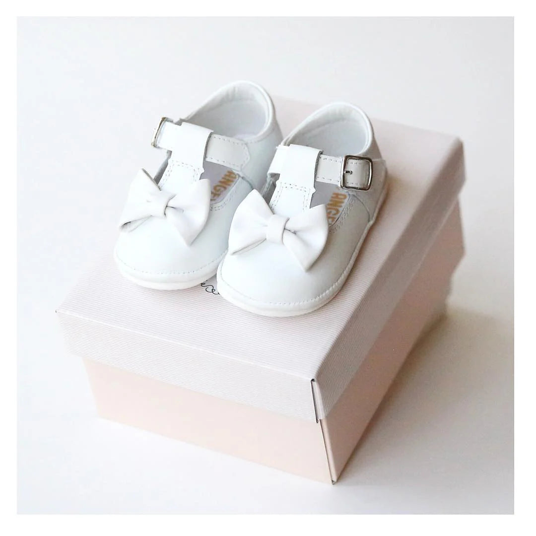 L'Amour Shoes Minnie Bow Leather Mary Jane (Baby)