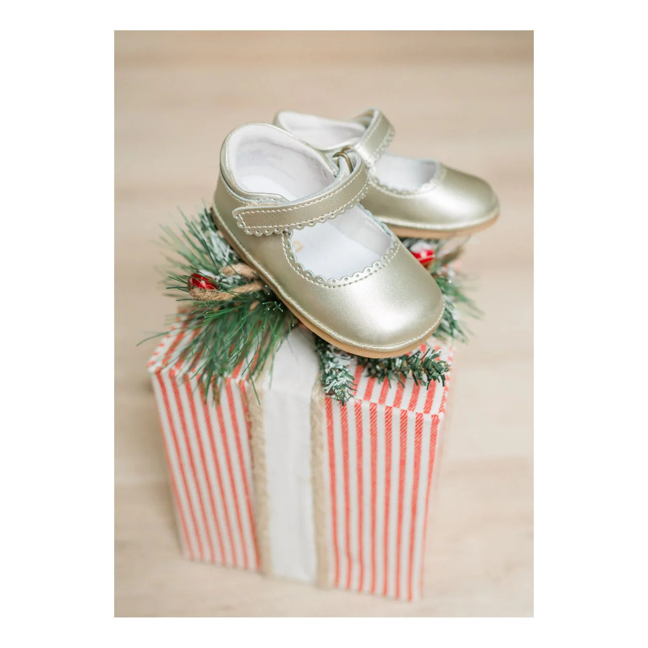 L'Amour Shoes Cara Scalloped Mary Jane--Gold