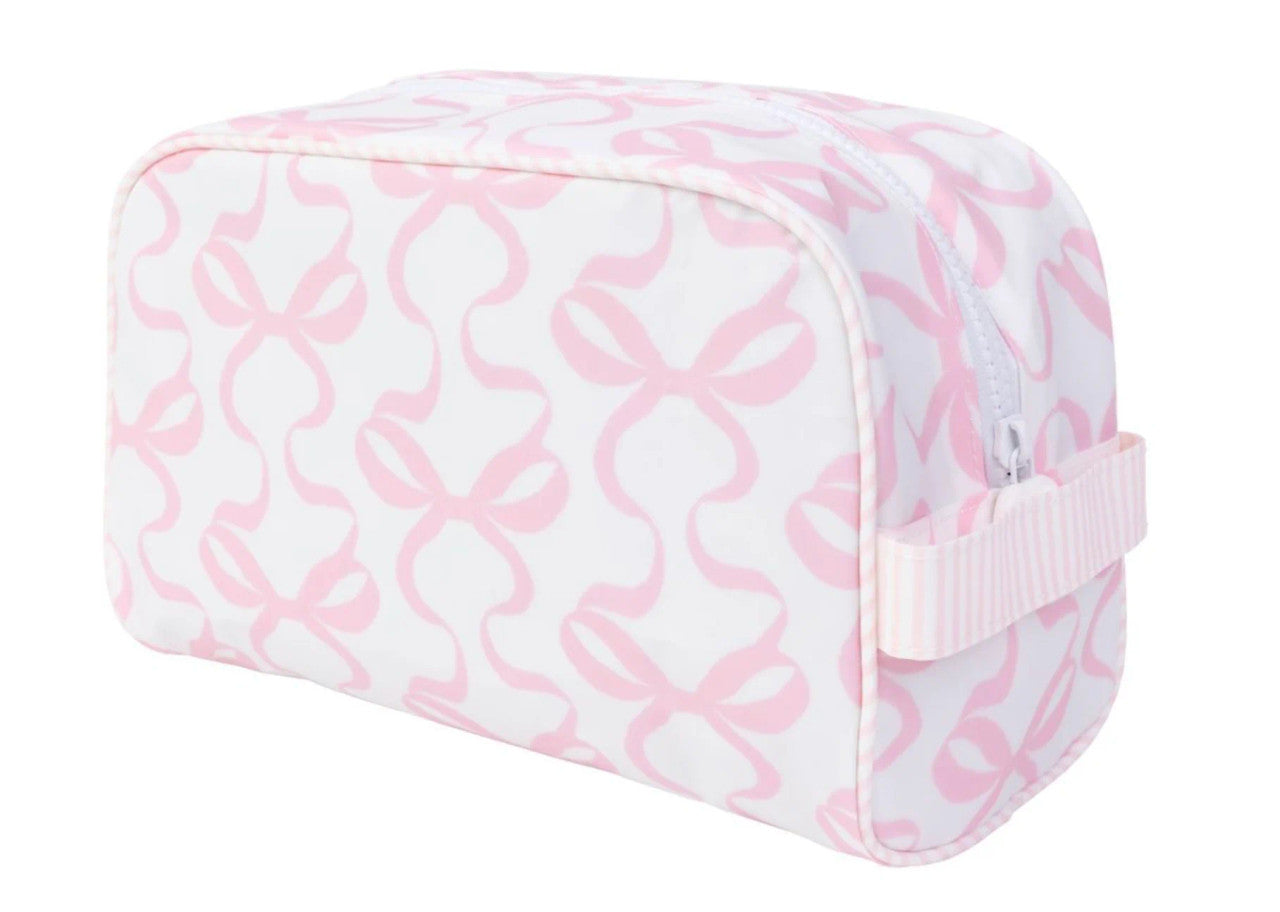 Apple of My Isla The Dopp Kit--Bows
