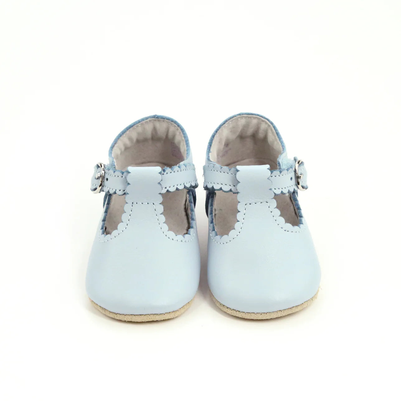 L'Amour Shoes Elodie Girls Scalloped T-Strap Mary Jane Crib Shoe (Infant)