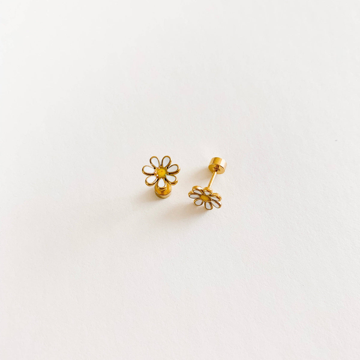 Pip Pop Post Daisy Stud Earrings - Hypoallergenic, Flat Back, Girl Gift