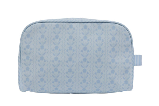 Apple of My Isla The Dopp Kit in Bluebell Floral